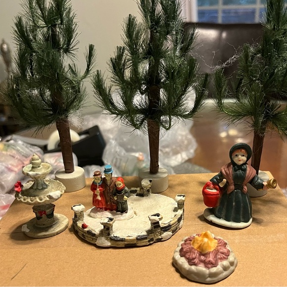 Christmas Village sets - Picture 9 of 10